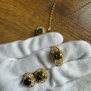 Green Gem Jewelry Set